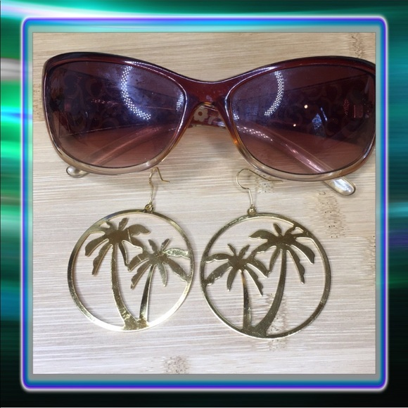 Palm Tree / Coconut Tree Earrings - Picture 8 of 12